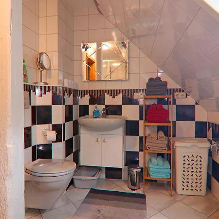 Apartment Romantische In , Cleaning Included Boldenshagen
